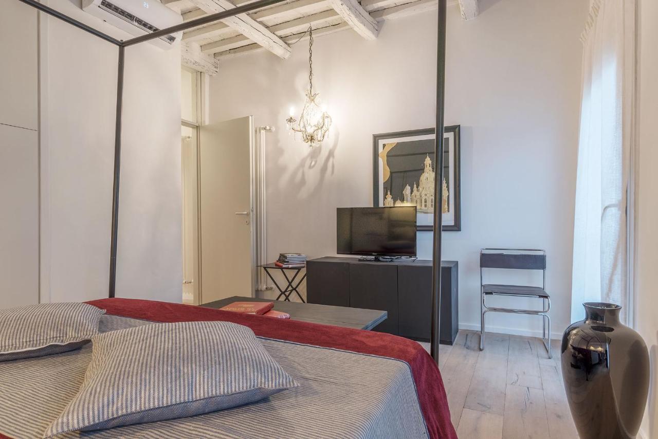 Colosseum Exclusive Duplex ローマ エクステリア 写真